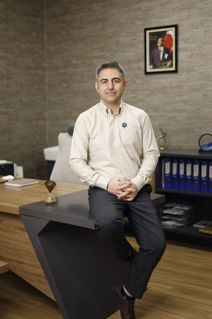 Doç. Dr. Kemal Kayaokay - İzmir Ortopedi Doktoru Portresi 1