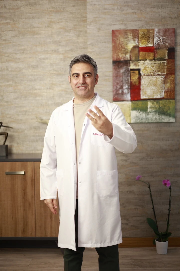 Doç. Dr. Kemal Kayaokay - İzmir Ortopedi Doktoru Portresi 3